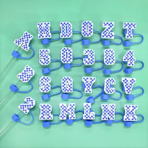थोक 10 मिमी स्ट्रॉ आकर्षण संख्या स्ट्रॉ के लिए 26 वर्णमाला आकर्षण नीले नंबर और अक्षर पेय के लिए स्ट्रॉ सहायक उपकरण कप कवर