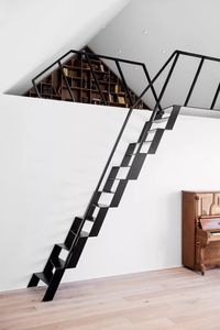 Escalier extérieur moderne personnalisé avec quincaillerie en acier et poutre de soutien en acier - Product Image 4