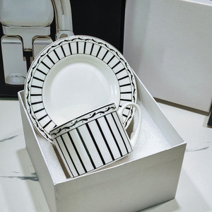 Juego de Comedor de Lujo Nórdico de 4 Piezas, Plato de Cerámica con Caja de Regalo, Más Vendido - Product Image 5