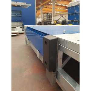 Pare-chocs oscillant pour quai GOLIATH GLTH.Z - S'adapte à la hauteur du camion, en acier galvanisé, L250xH700xP140mm - Product Image 5