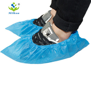 Protège-chaussures jetables imperméables en PE non tissé pour usage médical et chirurgical, fournis par le fabricant - Product Image 1