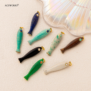 เครื่องรางปลาทำมือ |   จี้ปลาเคลือบทอง 18K PVD บนสแตนเลสสตีล สำหรับทำเครื่องประดับ กันน้ำ ไม่หมอง พร้อมกรอบแบบฝัง - Product Image 2