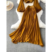 En gros Nouvelle collection Automne 2026 Ensemble femme élégant et raffiné : Haut à manches lanternes plissées courtes et Robe asymétrique taille haute