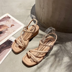 Zapatos de playa de suela blanda, versátiles y a la moda, para usar con pantuflas planas informales para mujer. - Product Image 6