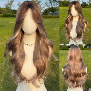 2026 Perruque Femme Haute Qualité Gros Gris Clair Longueur Moyenne Fibres Synthétiques Couleurs Mélangées Résistance Haute Température SM382 - Product Image 3