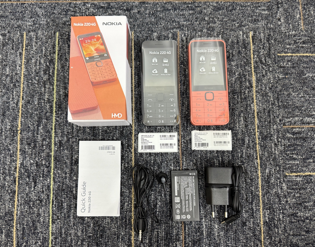 Direct Manufacturer Nokio 220 2020 4G All-Network Compatible Dual SIM Ultra-long Standby Bar Feature Phone