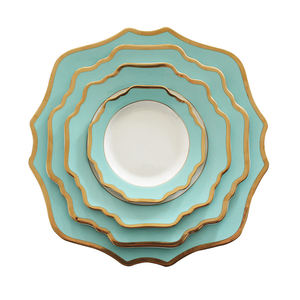 Pelat pengisi daya pernikahan keramik pinggiran Floral buatan kustom dengan pinggiran emas - Product Image 1