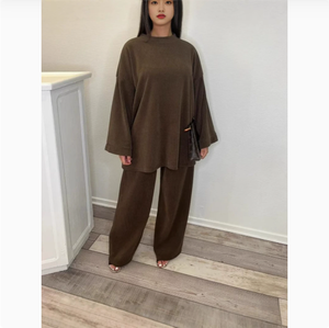 Suéter Abaya de Punto Modesto con Cuello Redondo y Mangas Largas en Colores Sólidos de Pana para Otoño/Invierno, Estilo Dubai, Medio Oriente - Product Image 3