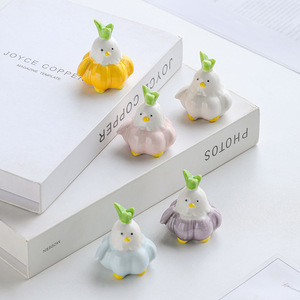 Nuevo Diseño de Adorno de Cerámica con Forma de Pájaro y Ajo, para Decoración del Hogar, Sala de Estar u Oficina - Product Image 3
