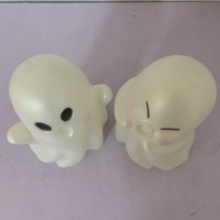 Statues de Fantômes Minimalistes Modernes (Paire) Blanches – Décoration d'Halloween pour la Maison – Sculptures d'Âmes Amicales pour Étagère, Bureau, Console