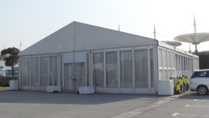 เต็นท์เก็บของสำหรับพื้นที่หิมะ ขนาด 20x50ม./20x100ม. แบบหนาพิเศษ กันน้ำ โครงอะลูมิเนียมอัลลอยด์ สำหรับงานแสดงสินค้า - Product Image 2