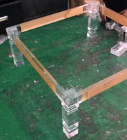 Supports d'affichage carrés en acrylique avec ensembles de table basse en verre trempé