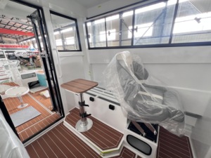 <span class=keywords><strong>Bateau</strong></span> de pêche rapide à deux coques en aluminium de 8,8 m pour la famille, avec salle de repos et toilettes - Product Image 4