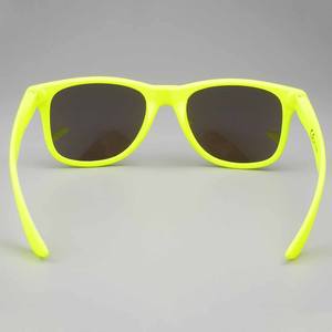 Venta al por mayor gafas de sol de diseñador UV400 logotipo personalizado fluorescente amarillo espejo lentes Azul Rojo verde púrpura plástico playa CE aprobado - Product Image 4