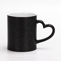 Mug à café magique personnalisé de 11 oz avec poignée en forme de cœur, en porcelaine mate pailletée, résistant au micro-ondes, sublimation changeant de couleur