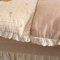 Parure de lit quatre pièces style coréen 100% coton 40 200TC rose pastoral avec bordure en dentelle brodée, jupe de lit, housse de couette, drap et taie d'oreiller
