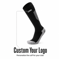 Chaussettes de football antidérapantes professionnelles à compression, chaussettes de sport respirantes à tube long avec logo personnalisé