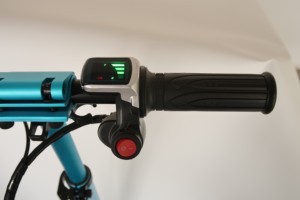 Prix d'usine Trottinette électrique autoportante légère à <span class=keywords><strong>2</strong></span> roues avec batterie <span class=keywords><strong>2</strong></span>,5 Ah, vitesse maximale 15 km/h, capacité de charge 70 kg - Product Image 6