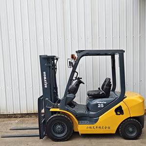 최저가 100% 일본 정품 중고 코마츠 2.5톤 디젤 지게차, 우수한 성능과 좋은 작업 성능을 가진 중고 코마츠 지게차 - Product Image 5