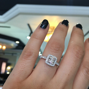 Bague en diamant taille princesse Q509, or blanc, couleur G naturelle, bijoux de fiançailles pour femmes - Product Image 2