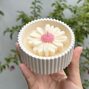 Bougie à la camomille en gypse Daisy, coin lecture au chevet, faveur rituelle, vente en gros, parfum apaisant, décoration avant le sommeil, cadeau pour les amoureux des livres - Product Image 5