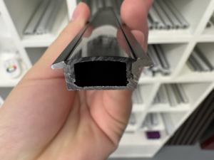 Profilo in alluminio da incasso a LED sotto la luce di striscia lineare dell'armadio per la luce del profilo del ripiano del bancone della vetrina dell'armadio - Product Image 4