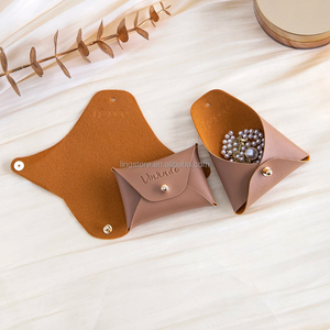 Nouvelle petite boîte à bijoux DIY en cuir PU marron, pliable, pour colliers, bagues de demoiselle d'honneur et boucles d'oreilles, avec pochette à rivets - Product Image 1