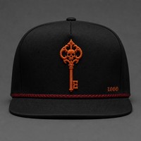 Casquette Trucker 5 Panneaux Vintage Personnalisée avec Broderie, Visière en Mousse et Filet, Style Urbain Chicano Côte Ouest, Vente en Gros