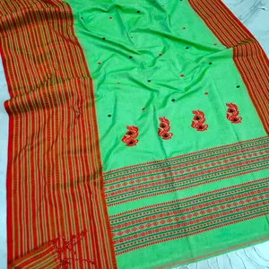 Seta Baluchari intrecciata a mano verde-rossa per donna morbida seta di lino organico jamani sari con camicetta pezzo di puro lino Dhakai