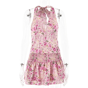 Conjunto floral de dos piezas, top sin mangas con cuello halter y falda, traje informal rosa para mujer, para las cuatro estaciones - Product Image 5