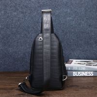 Tas dada pria motif buaya warna mist, tas dada multifungsi, tas selempang fashion outdoor untuk pria