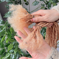 Dreadlocks bouclées intercroisées 27&613 #   Extensions de Locs Blondes Faites à la Main de 20 Pouces (0,3 cm) – Vente en Gros Direct Usine