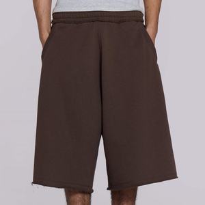 กางเกงขาสั้นผ้าฟลีซโพลีเอสเตอร์คอตตอนปักโลโก้ตามสั่งสำหรับผู้ชาย ทรงโอเวอร์ไซส์พิเศษ ตัดเย็บขอบเอวยางยืดแบบดิบ พร้อมคุณสมบัติป้องกันการยับ - Product Image 1