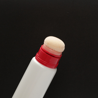 Vente flash Nouveau tube de baume à lèvres vide de 10 g en plastique avec tête de brosse ovale Gloss à lèvres Soins de la peau Outils de maquillage