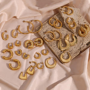 Boucles d'oreilles créoles cylindriques épaisses Boucles d'oreilles minimalistes en <span class=keywords><strong>acier</strong></span> inoxydable massif plaqué or 18 carats pour femmes Boucles d'oreilles cercle creux épais - Product Image 4