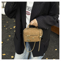 Sac à main élégant en forme de camélia, classique matelassé losanges, avec chaînes et pendentif fleur, sac à bandoulière de luxe, catalogue de sacs de mode pour femmes