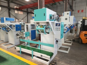 آلة تعبئة وتغليف أوتوماتيكية للحبوب والأسمدة والأرز والذرة بسعات 10 و15 و20 و25 و50 كجم مع آلة خياطة - Product Image 3