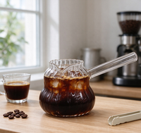 Carafe en verre borosilicate torsadée de 400 ml, résistante à la chaleur, avec poignée latérale et bord ondulé, pour café, thé et boissons froides