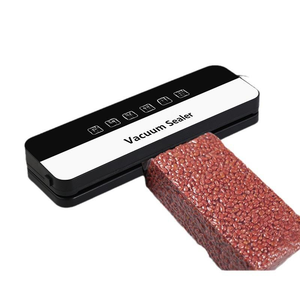 เครื่องซีลสูญญากาศอาหารแบบพกพาอัตโนมัติขนาดเล็กสำหรับใช้ในครัวเรือน พร้อมระบบป้องกันความร้อนเกิน ความจุสูงสุด 1.0 ลิตร - Product Image 4