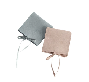 Bolsa de Joyería de Microfibra Personalizada con Anillo para Pendientes y Collares, Logotipo Impreso, Embalaje de Joyería Multiusos - Product Image 3