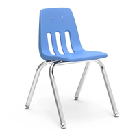 Chaise d'écolier ergonomique empilable en plastique colorée de haute qualité avec pieds en métal pour salle de classe