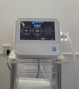 Fabricant professionnel de machines de soin de la peau multifonctions à jet d'eau et d'oxygène pour raffermir la peau et lisser les ridules. - Product Image 1