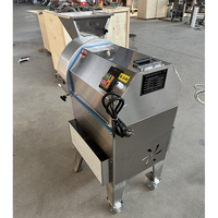 Kleine automatische groente- en fruitblokjes snijmachine voor zoete aardappel, groene ui en chips.