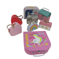 Boîte à valise en carton kraft petite et mignonne avec poignée en PU, gaufrage personnalisé, fabrication artisanale, emballage pour biberon de bébé pour les petites entreprises