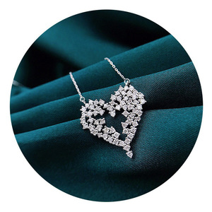Collana Lunga con Ciondolo a Cuore per Donne, Stile Pavé Scintillante, Gioielli alla Moda per Uso Quotidiano, Regalo - Product Image 3
