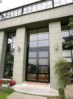 Porte double à battants en aluminium avec cadre en verre, design contemporain, anti-effraction, marque Leadrew, personnalisation en gros