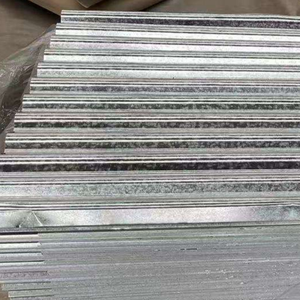 Tôle de <span class=keywords><strong>toiture</strong></span> en zinc aluminium de longue portée <span class=keywords><strong>prix</strong></span> par mètre carré 0.45mm 0.5mm d'épaisseur tuile en <span class=keywords><strong>acier</strong></span> revêtue de couleur ondulée galvanisée - Product Image 2