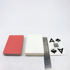 Cartes à jouer personnalisées imprimées en rouge, classiques, 100% imperméables, design imprimé, cartes à jouer en plastique jumbo avec code-barres - Product Image 5