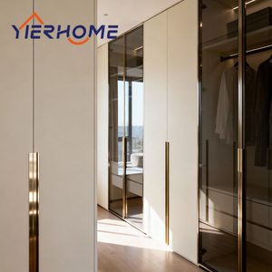 <span class=keywords><strong>Armoire</strong></span> de chambre principale moderne et luxueuse YIERHOME |   Portes en contreplaqué avec cadre en aluminium doré sur mesure, pliables et assemblées du sol au plafond - Product Image 2