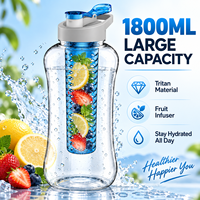 Bouteille d'eau Tritan avec infuseur de fruits 1800 ml, sans BPA, anti-fuite, couvercle à clapet, poignée de transport, bouteille d'eau détox écologique pour les fêtes